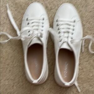 Vionic White Women's Sneakers, size 8 1/2.- good condition.